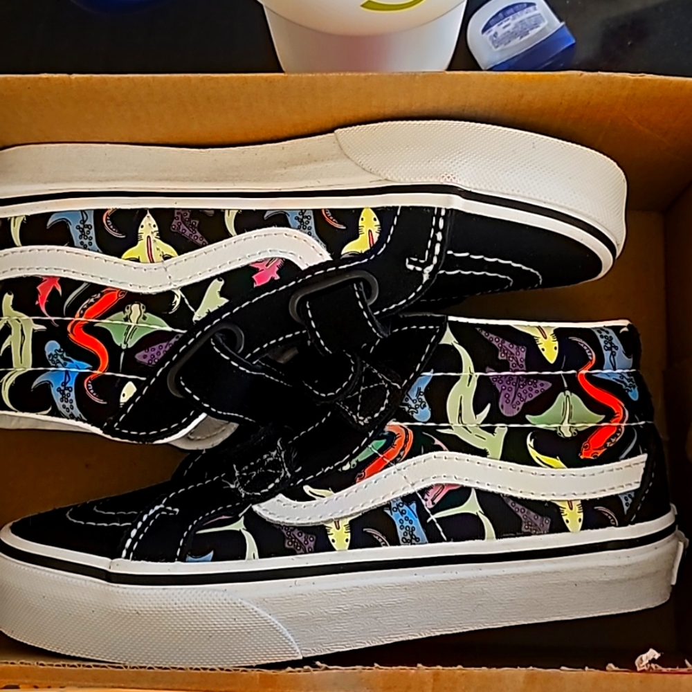 Kids aquatic vans size 1 -- brand new